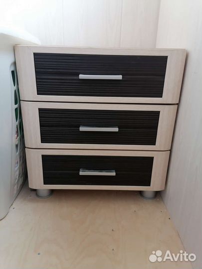 Тумба прикроватная