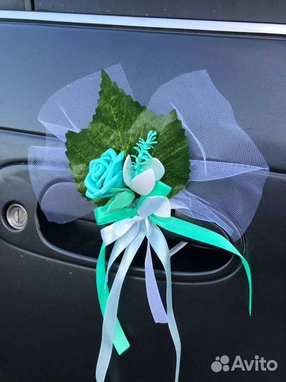 Свадебное украшение на машину