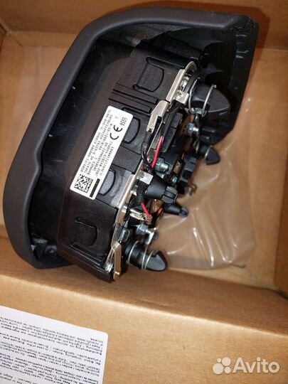 Новая подушка безопасности водителя Velar