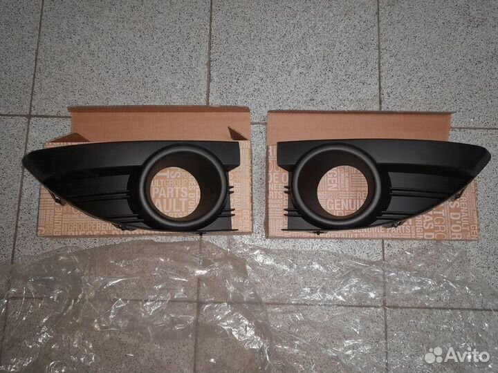 Renault Fluence Рамки противотуманных фар Новые