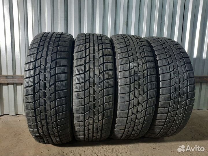 Goodyear Ice Navi SUV 215/60 R17