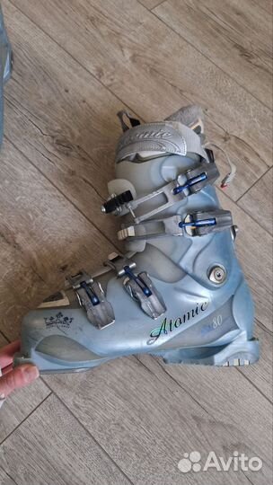 Горнолыжные ботинки atomic