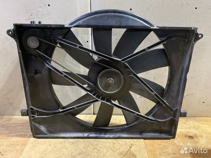 Вентилятор охлаждения радиатора Mercedes-Benz