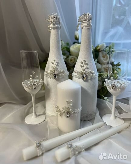 Свадебные бутылки, бокалы, свечи венчальные