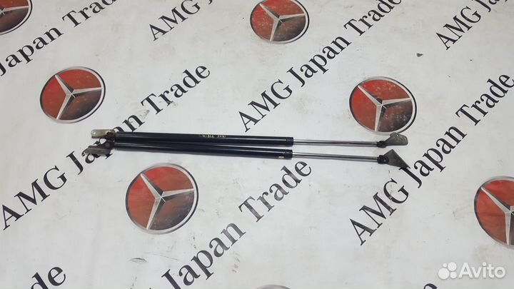 Амортизаторы крышки багажника Toyota Hiace LH129