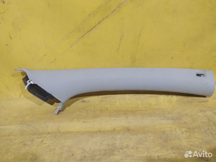 Обшивка стойки лобового стекла правая VW golf VI