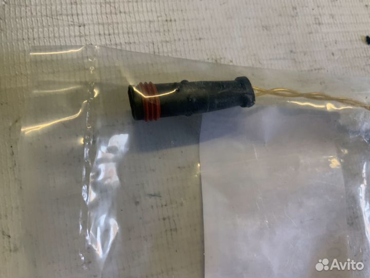 Датчик износа тормозных колодок MB W220