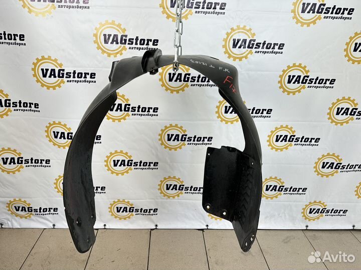 Подкрылок правый передний Audi TT 8N