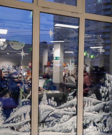 Роспись витрин, окон и стен