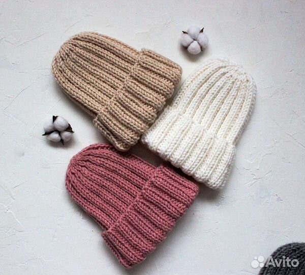 Вязаная шапка с подворотом