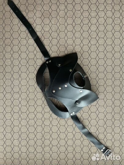 Маска кожаная