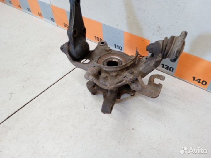 Кулак поворотный передний левый Mitsubishi Pajero