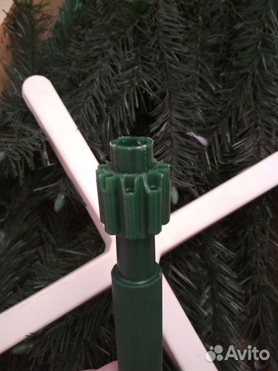 Ёлка новогодняя с игрушками