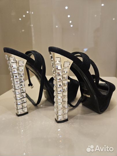Туфли Gucci со стразами оригинал р38