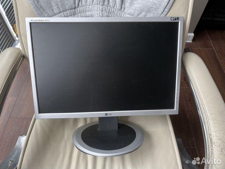 Монитор LG flatron 19 дюймов