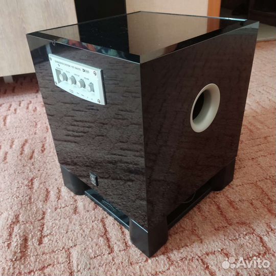 Сабвуфер Ямаха sw215