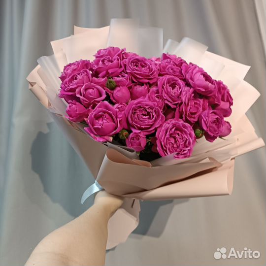 Букет кустовых пионовидных роз Мисти баблс