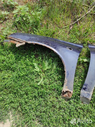 Продаю крыло переднее Калина1