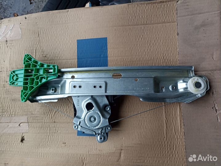 Стеклоподъемник задний левый Opel Astra J