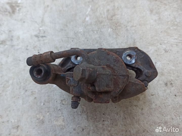 Суппорт передний правый