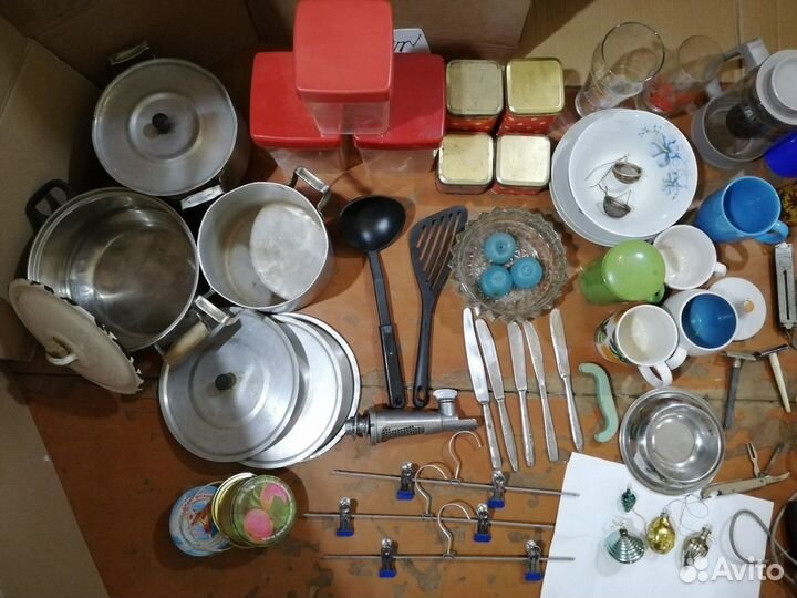 Посуда вещи рюмки кружки таймер монеты