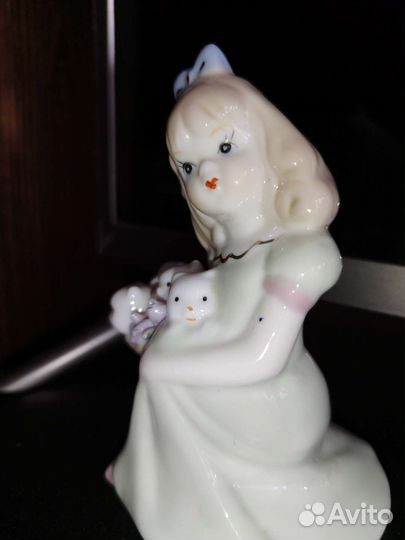 Фарфоровые статуэтки