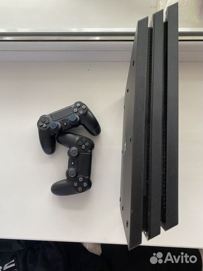 Продам playstation PS4 PRO 1 TB