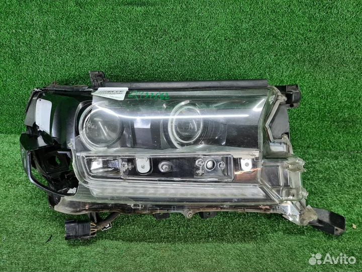 Фара правая Toyota Land Cruiser