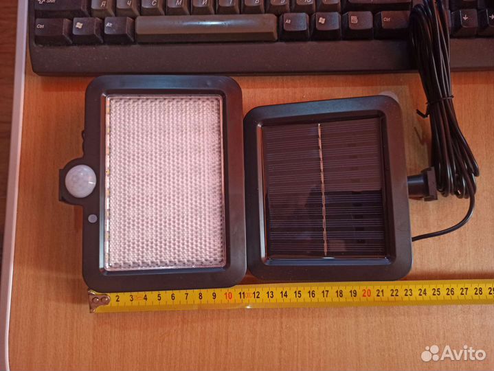 Большой светодиодный фонарь с солнечной панелью