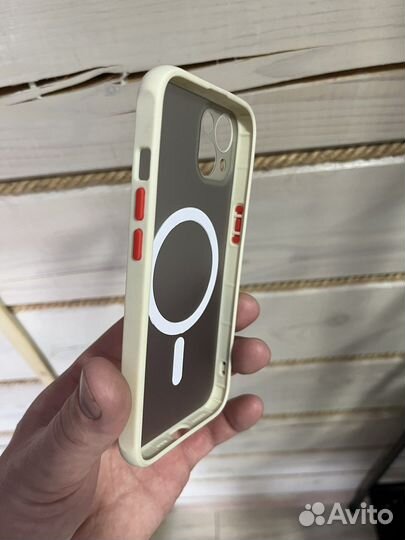 Чехол на iPhone 13