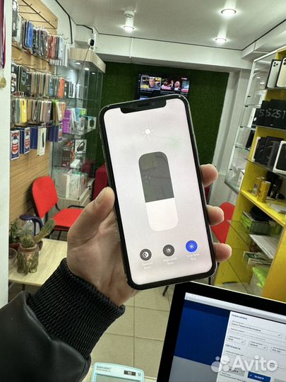 iPhone Xs, 64 ГБ