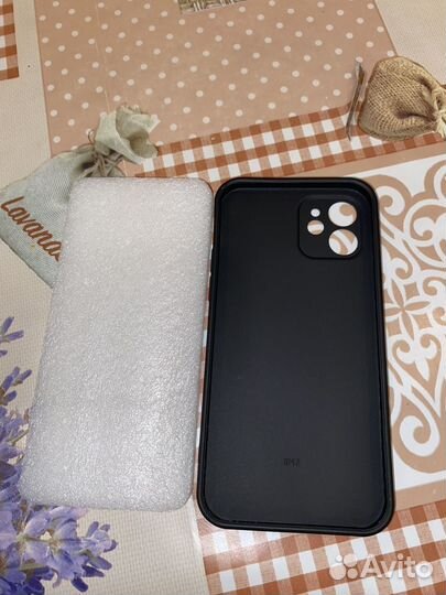 Чехол на iPhone 12