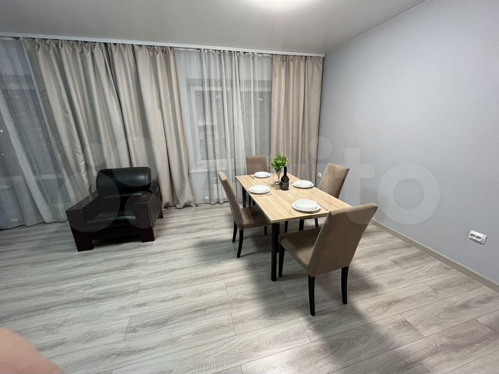 2-к. квартира, 56 м², 3/17 эт.