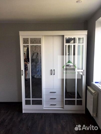 Шкаф