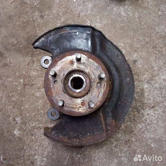 Кулак передний левый Honda CR-V 3 2009