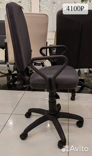 Офисное кресло