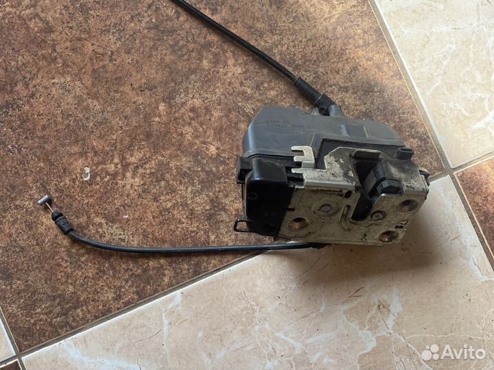 Замок двери задний левый Renault Megane 2