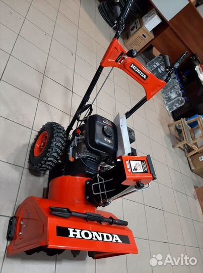 Снегоуборщик бензиновый Honda