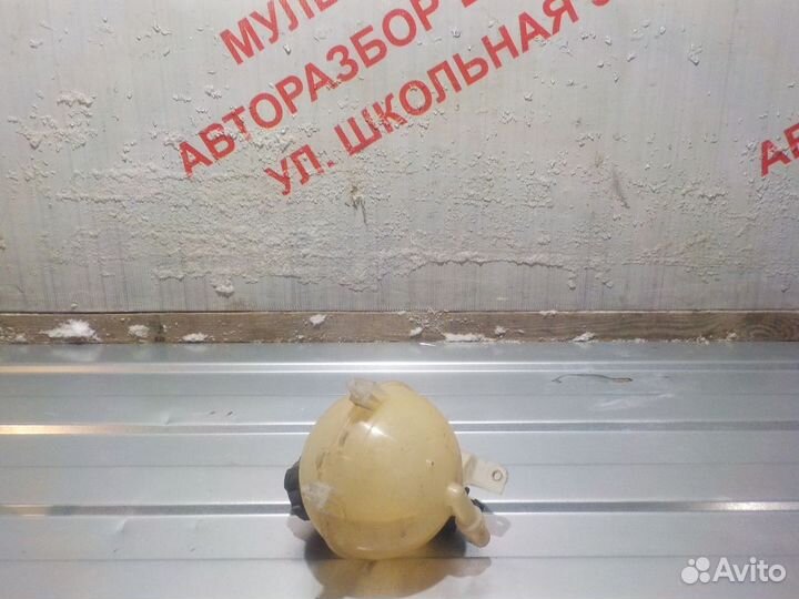 Расширительный бачок Пежо 3008