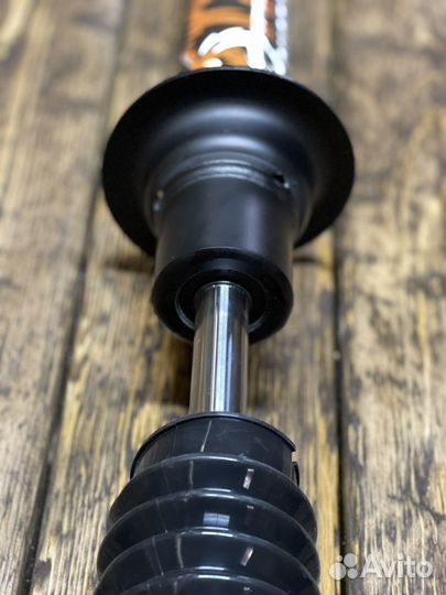 Амортизатор Tiger передний Mitsubishi Pajero 3,4