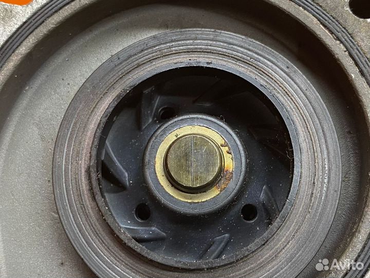 Насос водяной помпа 03C121008F + шкив VW Skoda BLF