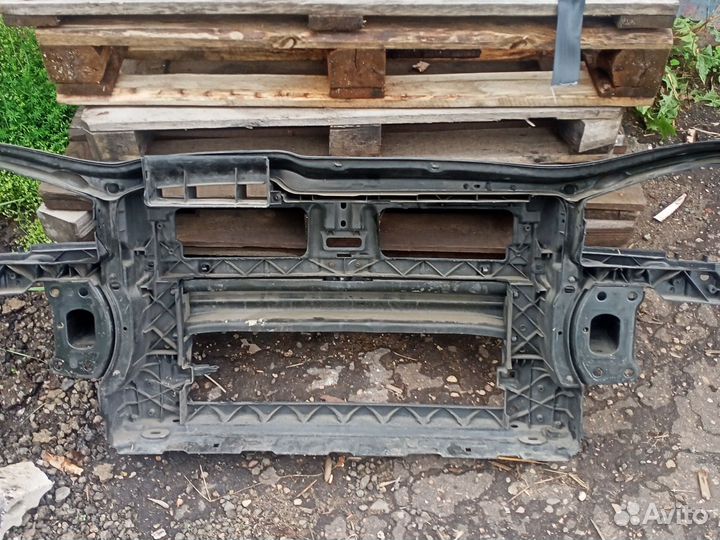 Рамка радиатора VW Jetta 5