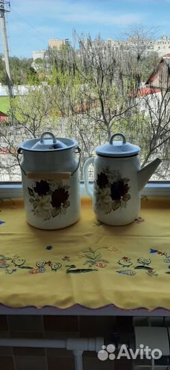 Эмалированный бидончик и кофейник СССР