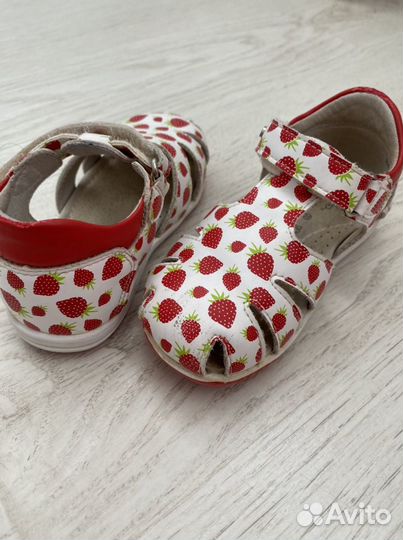 Босоножки для девочки