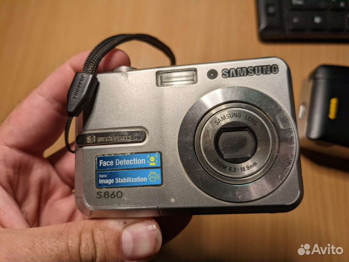 2 Фотоаппарата, старенькие (Рабочие, без батареек)