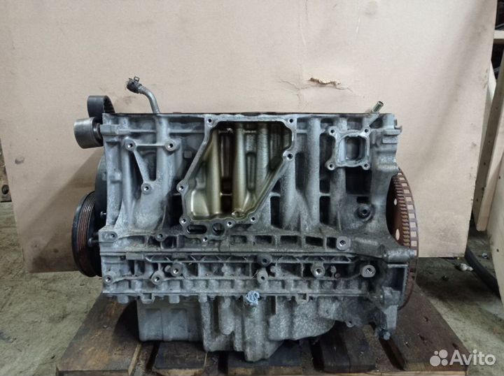 Вольво XC70 XC60 блок двигателя D5244T10 36050499