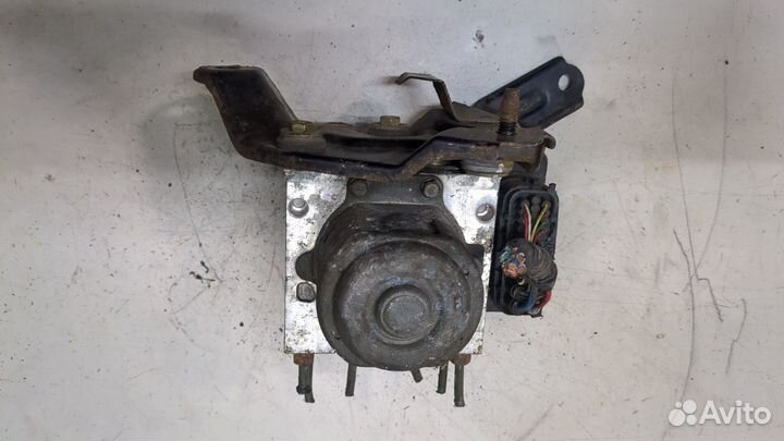 Блок абс, насос Toyota Corolla Verso, 2003