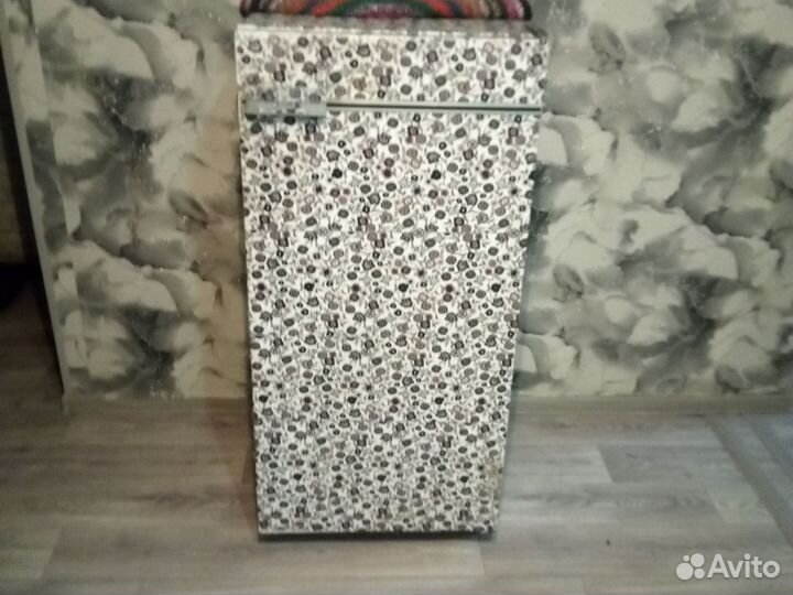 Холодильник бу.рабочий