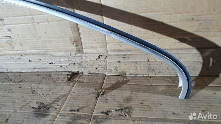 Молдинг крыши правый Volkswagen Passat Cc 358 2009