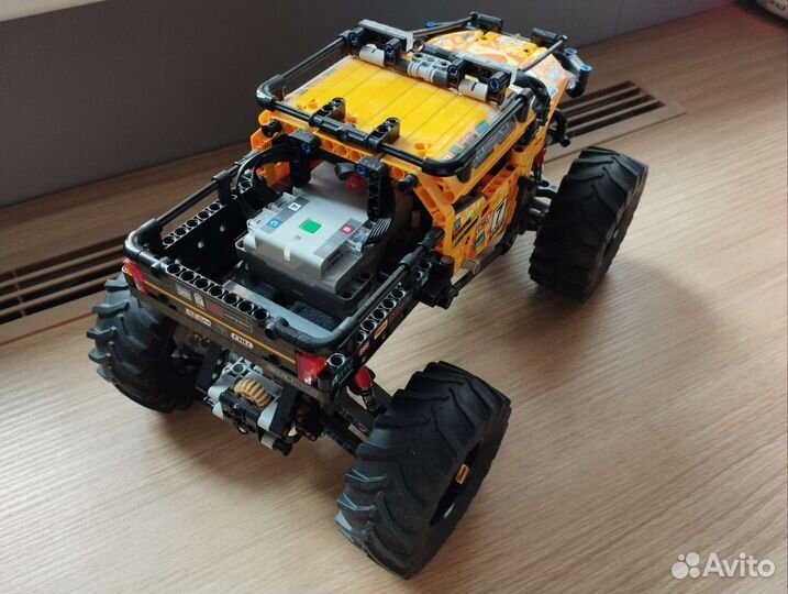 Lego Technic 42099 оранжевый джип